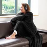 Snug-Rug Sherpa Throw Blanket (Black)