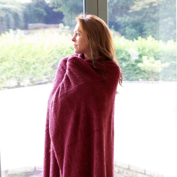 Snug-Rug Sherpa Throw Blanket (Mulberry Red)