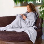 Snug-Rug DELUXE Blanket with Sleeves Lilac Grey