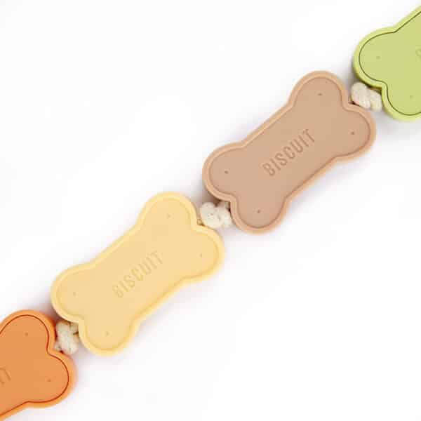 Close up of the biscuit dog leash