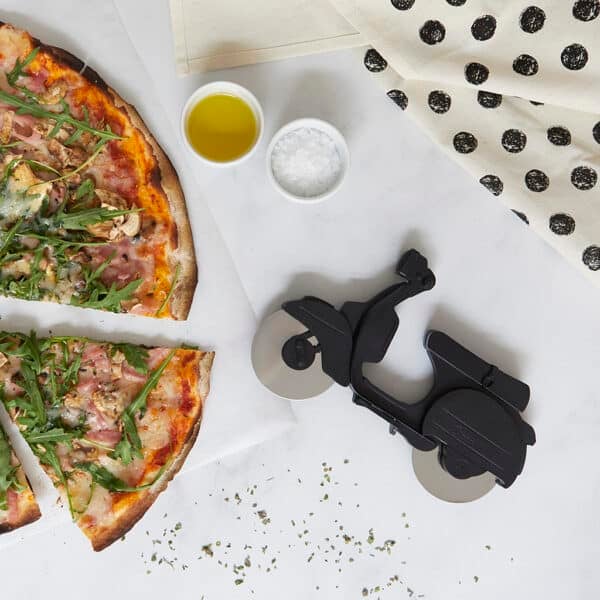 novelty pizza cutter lifestyle image