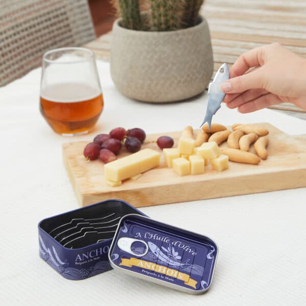 Anchovies Snacking Forks Tin in use